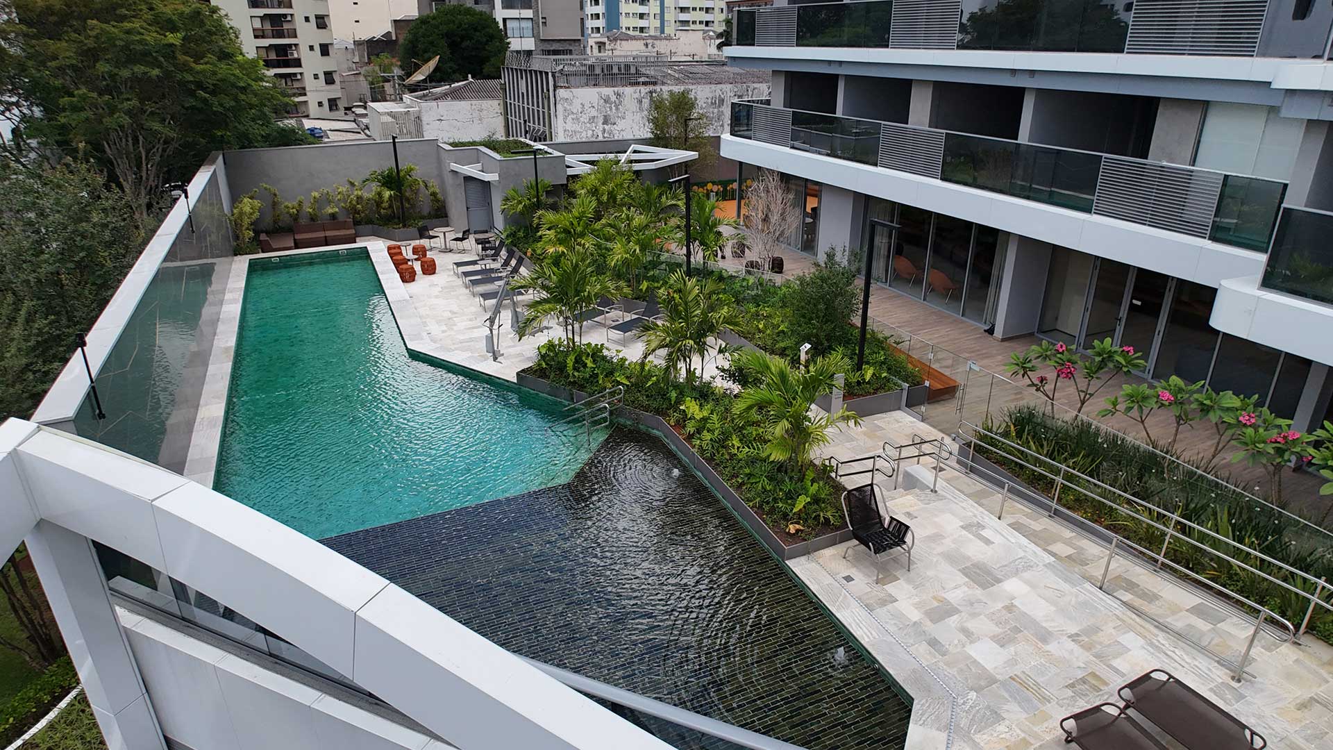 Duo Lifestyle — piscina